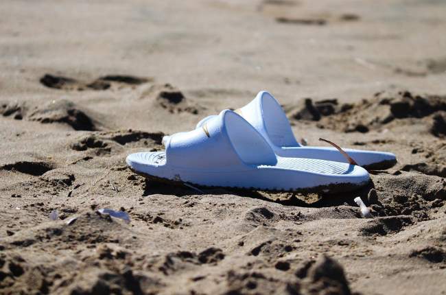 key-features-to-consider-when-choosing-beach-shoes