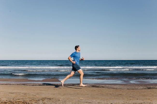 best-shoes-for-beach-running