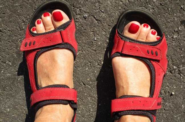 open-toe-hiking-sandal