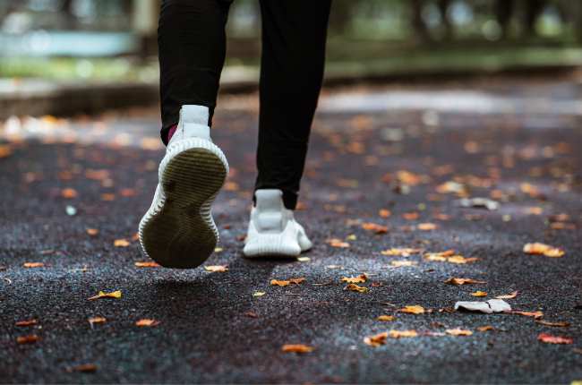 are-running shoes-good -for-walking