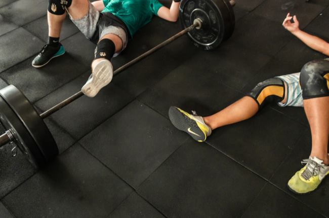 can-you-lift-weights-in-running-shoes