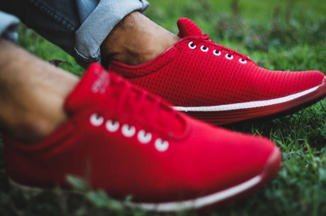 how-to-make-tight-sneakers-more-comfortable